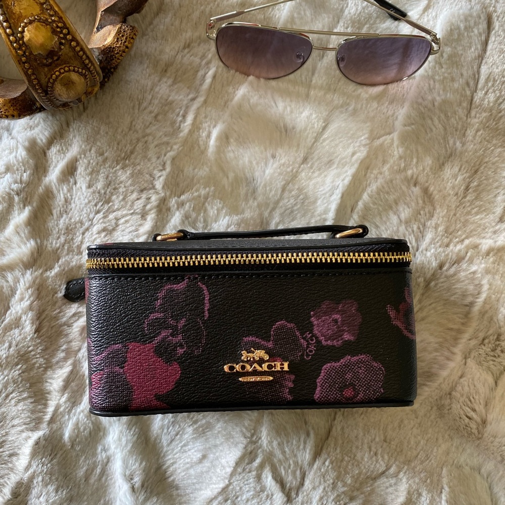Coach floral print vanity in jewelry travel case. Brand new never used